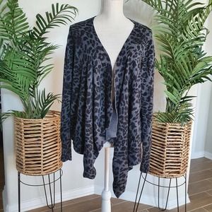 T Tahari  Womens Size Large Black and Gray Cheetah Cardigan
